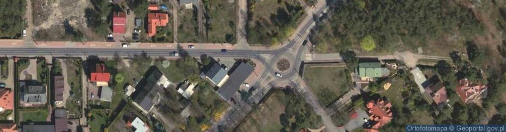 Zdjęcie satelitarne Kapliczka, Figura Świętych, Krzyż