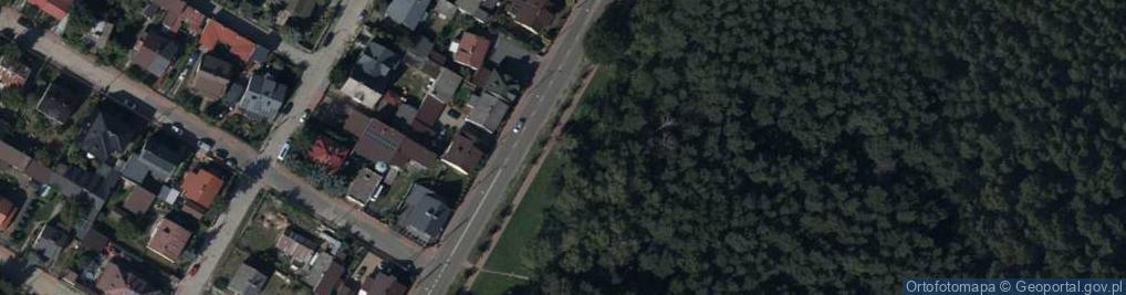 Zdjęcie satelitarne Kapliczka, Figura Świętych, Krzyż