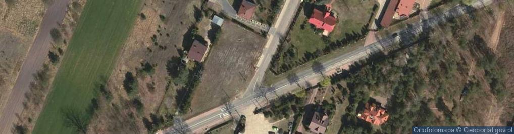 Zdjęcie satelitarne Kapliczka, Figura Świętych, Krzyż