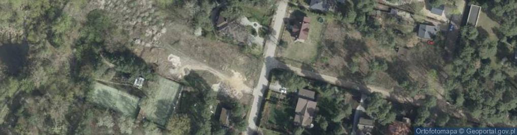 Zdjęcie satelitarne Kapliczka, Figura Świętych, Krzyż