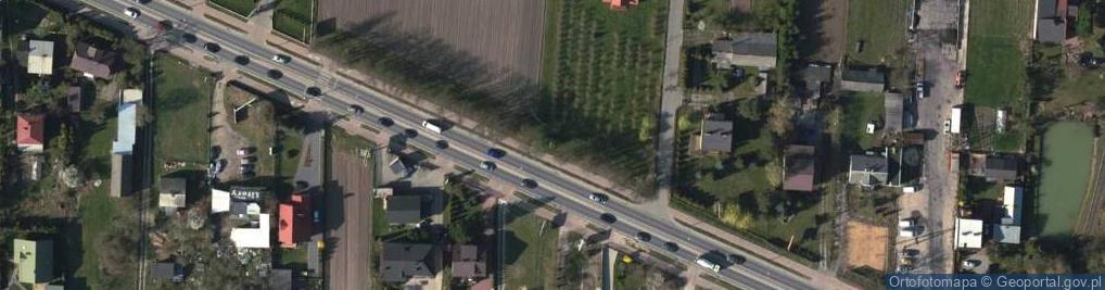 Zdjęcie satelitarne Kapliczka, Figura Świętych, Krzyż