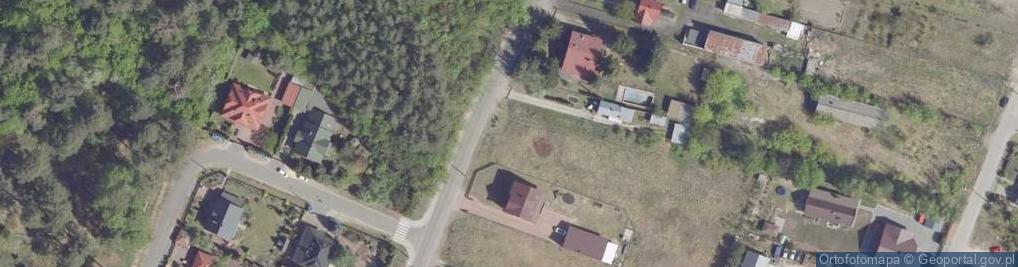 Zdjęcie satelitarne Kapliczka, Figura Świętych, Krzyż