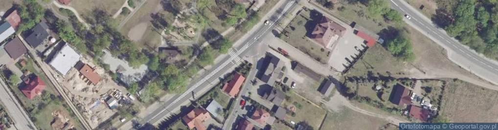 Zdjęcie satelitarne Kapliczka, Figura Świętych, Krzyż