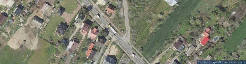 Zdjęcie satelitarne Kapliczka, Figura Świętych, Krzyż