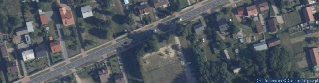 Zdjęcie satelitarne Kapliczka, Figura Świętych, Krzyż