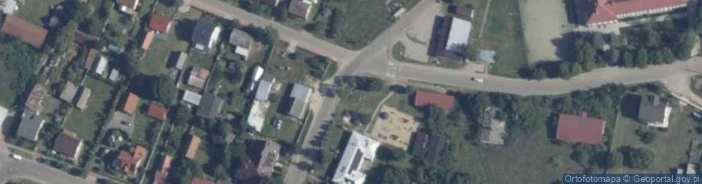 Zdjęcie satelitarne Kapliczka, Figura Świętych, Krzyż