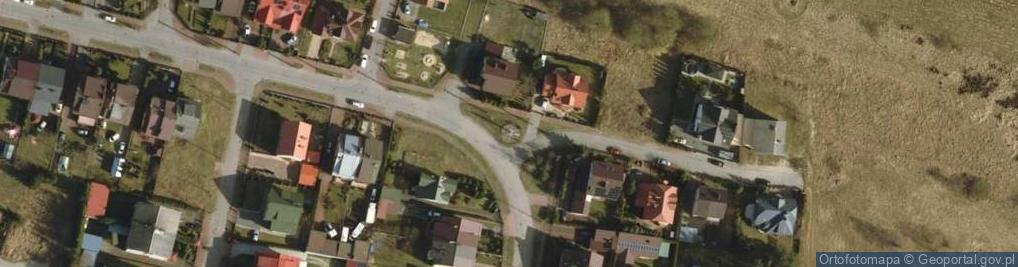Zdjęcie satelitarne Kapliczka, Figura Świętych, Krzyż