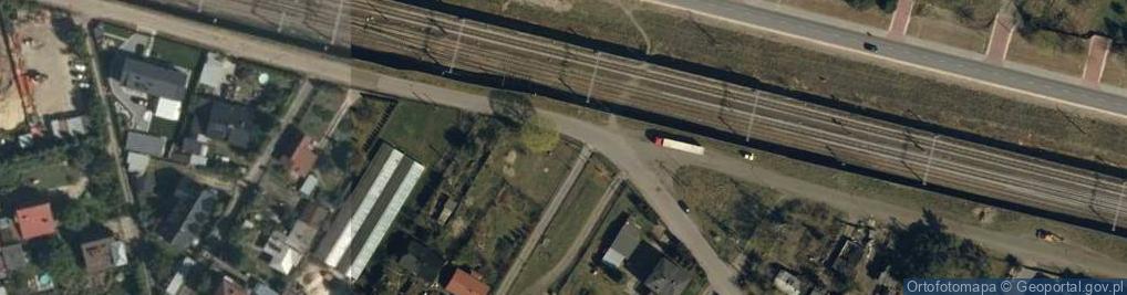 Zdjęcie satelitarne Kapliczka, Figura Świętych, Krzyż