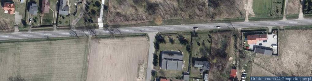 Zdjęcie satelitarne Kapliczka, Figura Świętych, Krzyż