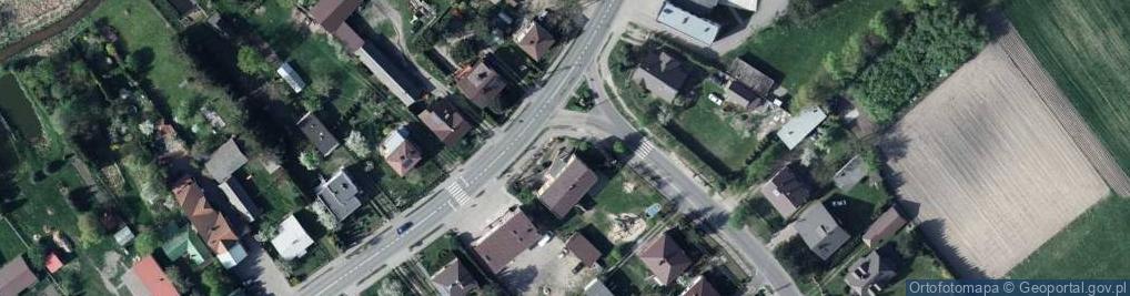 Zdjęcie satelitarne Kapliczka, Figura Świętych, Krzyż