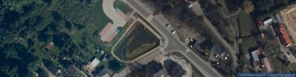 Zdjęcie satelitarne Kapliczka, Figura Świętych, Krzyż