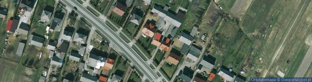 Zdjęcie satelitarne Kapliczka, Figura Świętych, Krzyż