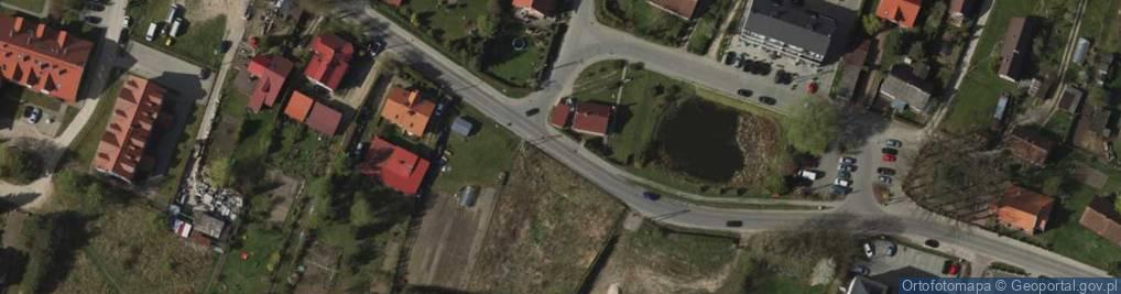 Zdjęcie satelitarne Kapliczka, Figura Świętych, Krzyż