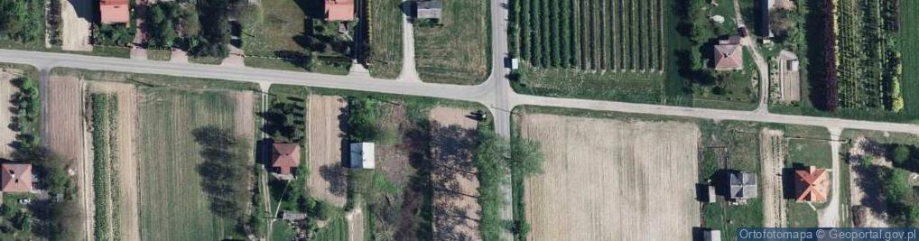Zdjęcie satelitarne Kapliczka, Figura Świętych, Krzyż