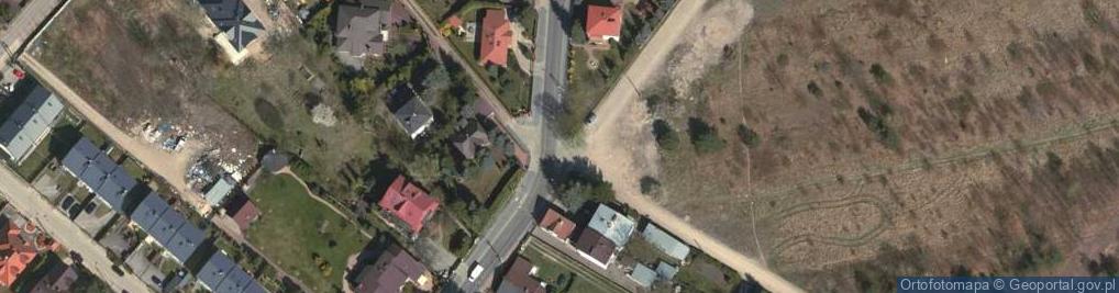 Zdjęcie satelitarne Kapliczka, Figura Świętych, Krzyż