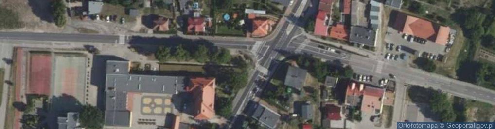 Zdjęcie satelitarne Kapliczka, Figura Świętych, Krzyż