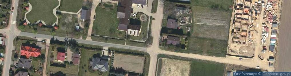 Zdjęcie satelitarne Kapliczka, Figura Świętych, Krzyż