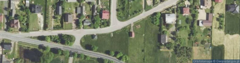 Zdjęcie satelitarne Kapliczka, Figura Świętych, Krzyż