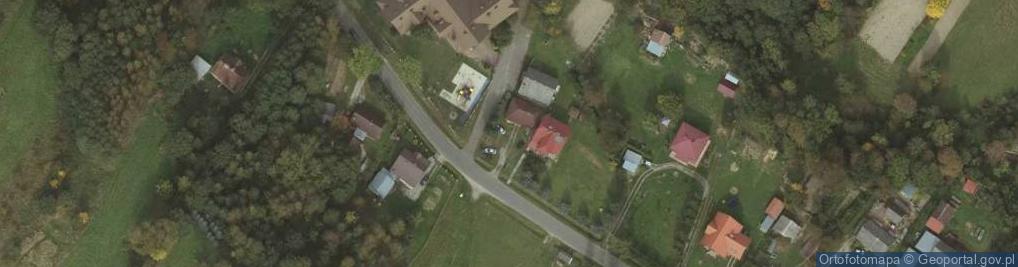 Zdjęcie satelitarne Murowana kapliczka z figurką Maryi