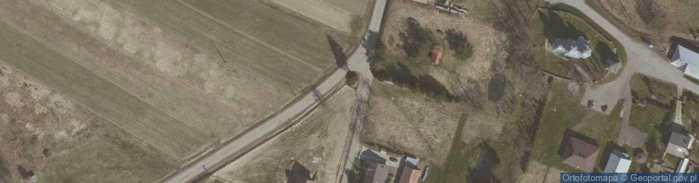 Zdjęcie satelitarne Murowana kapliczka