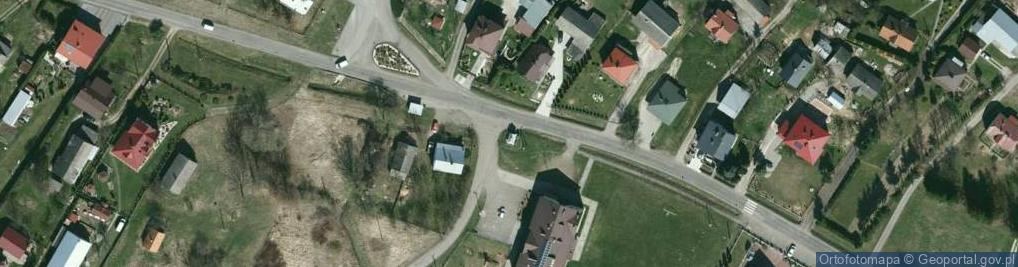 Zdjęcie satelitarne Murowana kapliczka