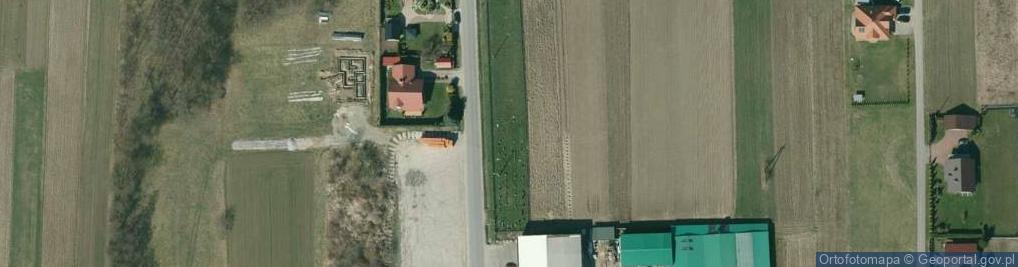 Zdjęcie satelitarne Cmentarz żydowski Kirkut w Brzostku