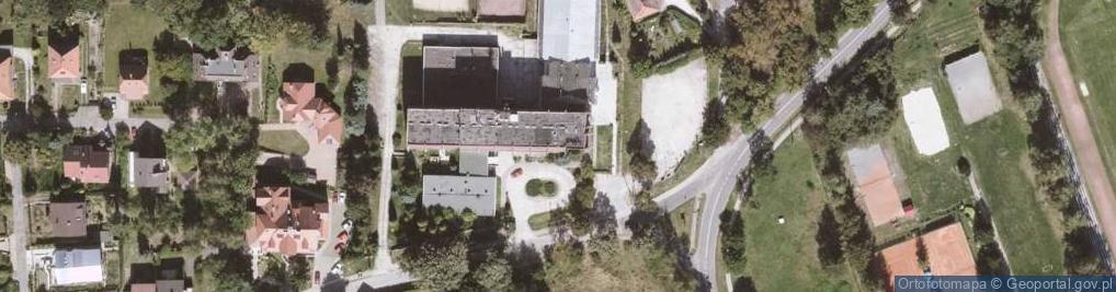 Zdjęcie satelitarne Kort tenisowy