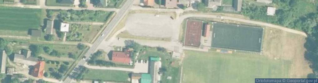Zdjęcie satelitarne Kort tenisowy
