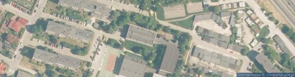 Zdjęcie satelitarne IV Liceum Ogólnokształcące Im. Krzysztofa Kamila Baczyńskiego W Olkuszu