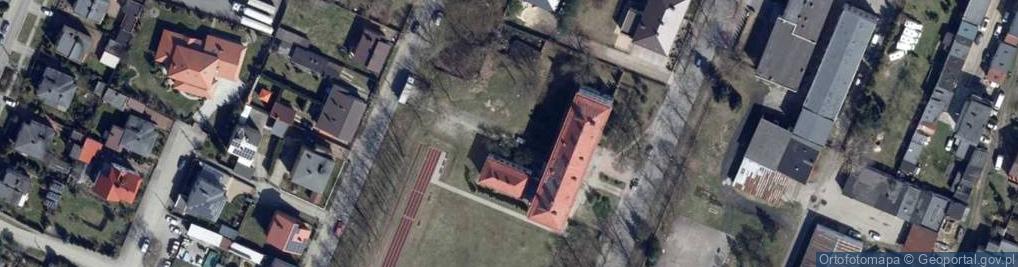 Zdjęcie satelitarne Liceum Ogólnikształcące Zakładu Doskonalenia Zawodowego W Łodzi Z Siedzibą W Zduńskiej Woli