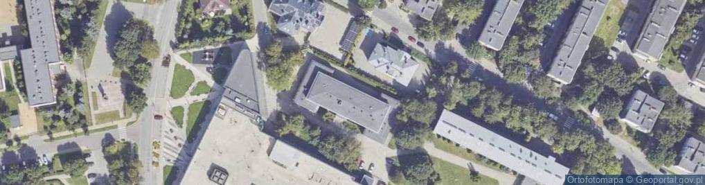 Zdjęcie satelitarne Liceum Ogólnokształcące Dla Dorosłych W Sandomierzu