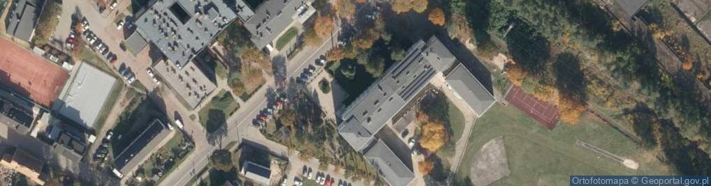 Zdjęcie satelitarne Publiczne Liceum Ogólnokształcące Dla Dorosłych Zespołu Szkół W Ozimku
