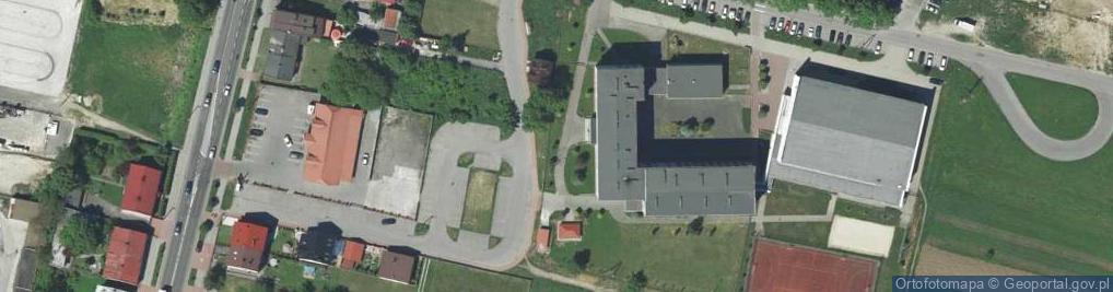 Zdjęcie satelitarne Zaoczne Liceum Ogólnokształcące W Słomnikach