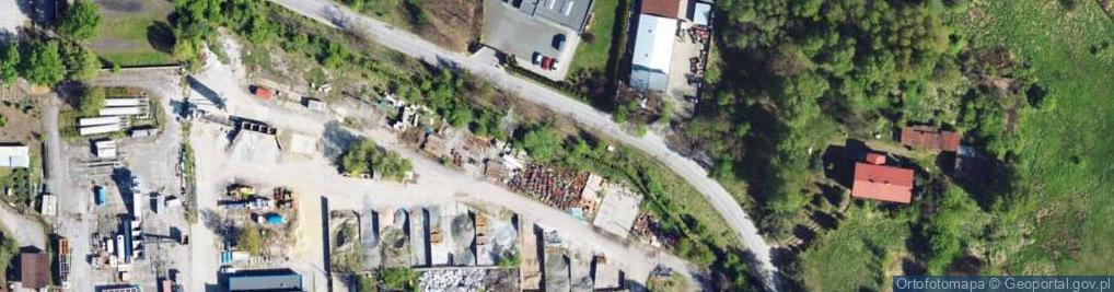 Zdjęcie satelitarne Yamoart - niezwykłe dekoracje z brązu