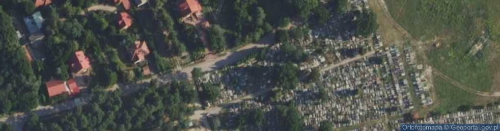 Zdjęcie satelitarne Wydzielona kwatera wojenna żołnierzy WP poległych podczas II WŚ
