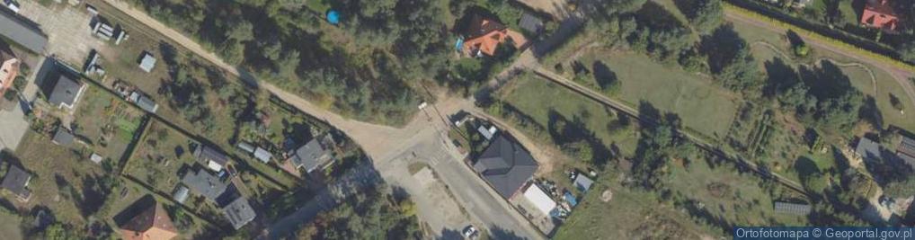 Zdjęcie satelitarne Paczkomat InPost BYD75M