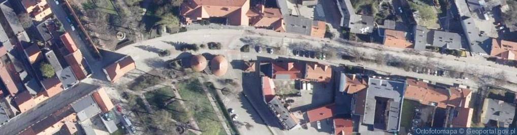 Zdjęcie satelitarne Paczkomat InPost CHM02N