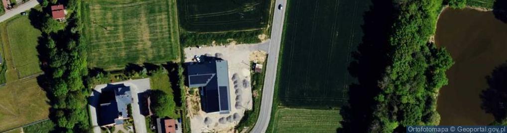 Zdjęcie satelitarne Paczkomat InPost CZD03BAPP