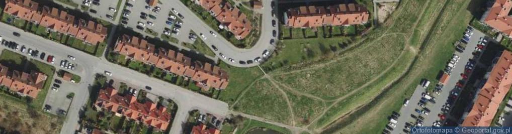 Zdjęcie satelitarne Paczkomat InPost GDA213M