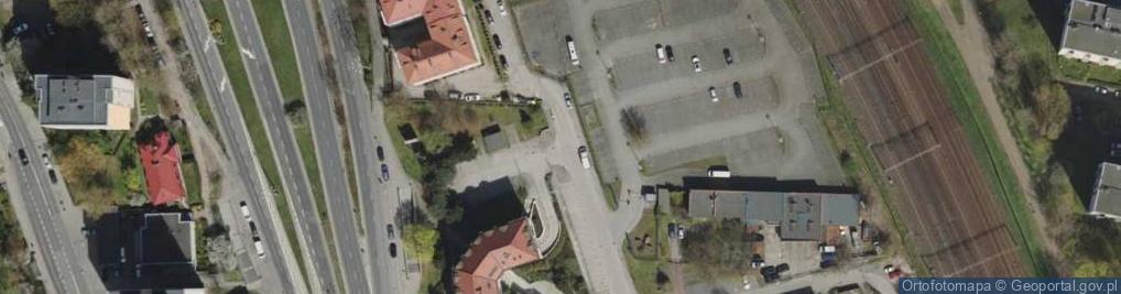 Zdjęcie satelitarne Paczkomat InPost GDY92M
