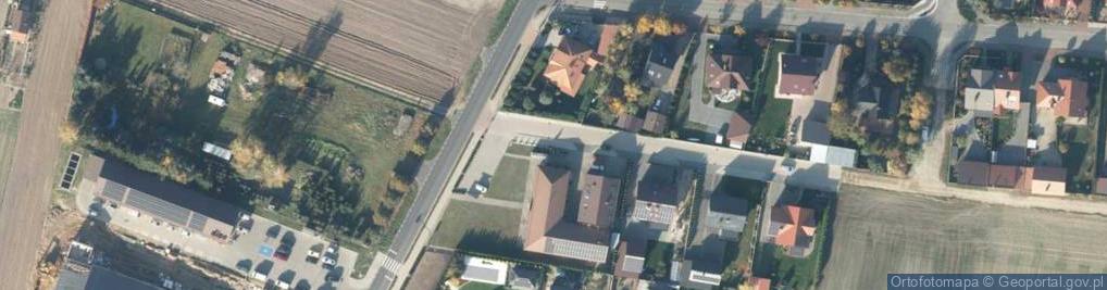 Zdjęcie satelitarne Paczkomat InPost JUT01N