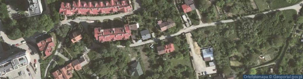 Zdjęcie satelitarne Paczkomat InPost KRA245M