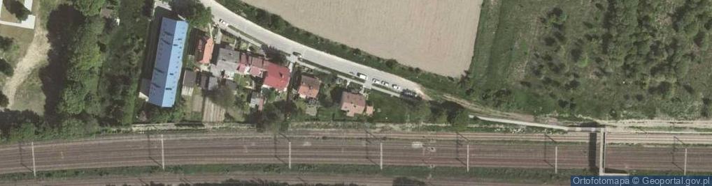 Zdjęcie satelitarne Paczkomat InPost KRA305M