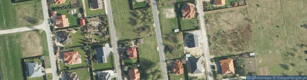Zdjęcie satelitarne Paczkomat InPost LUR01BAPP