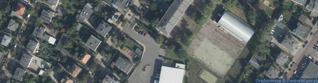 Zdjęcie satelitarne Paczkomat InPost POZ211M