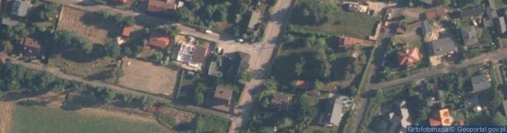 Zdjęcie satelitarne Paczkomat InPost RYA01M