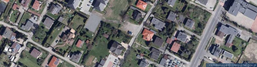 Zdjęcie satelitarne Paczkomat InPost RYB68M