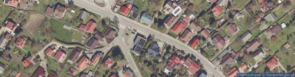 Zdjęcie satelitarne Paczkomat InPost RZE65M