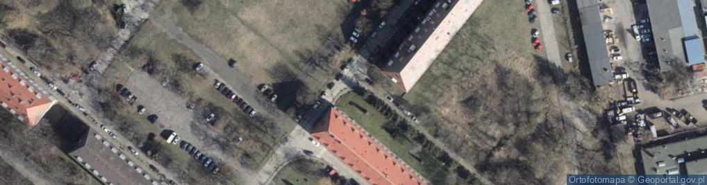 Zdjęcie satelitarne Paczkomat InPost SZC156M