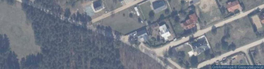 Zdjęcie satelitarne Paczkomat InPost XUM01M